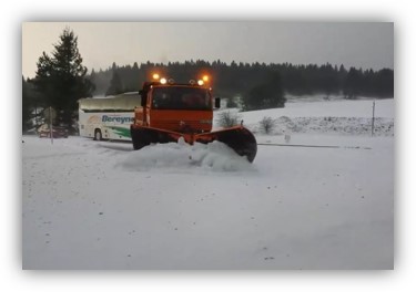 Chasse neige en été suite à de la grêle à Morez
