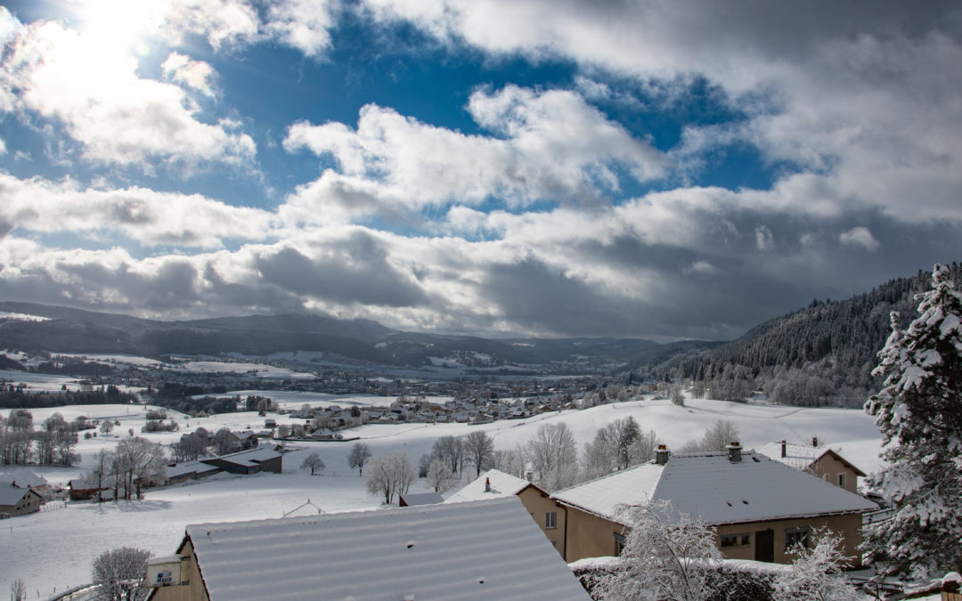 Morteau (25) : de +14°C Mardi à -1°C Mercredi… La neige revient sans transition dans le Haut-Doubs !